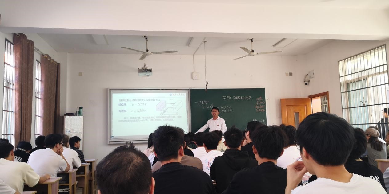 77158
